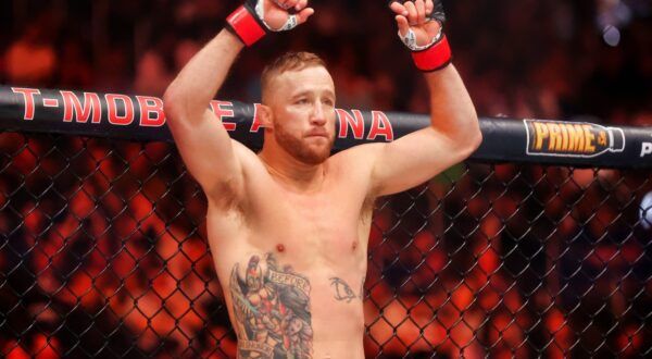 A UFC commentator backs Justin Gaethje for a lightweight title shot, making his case for the next contender