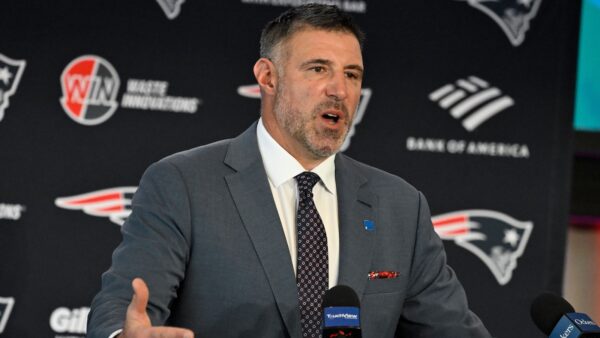 Adam Schefter makes bold prediction about Patriots