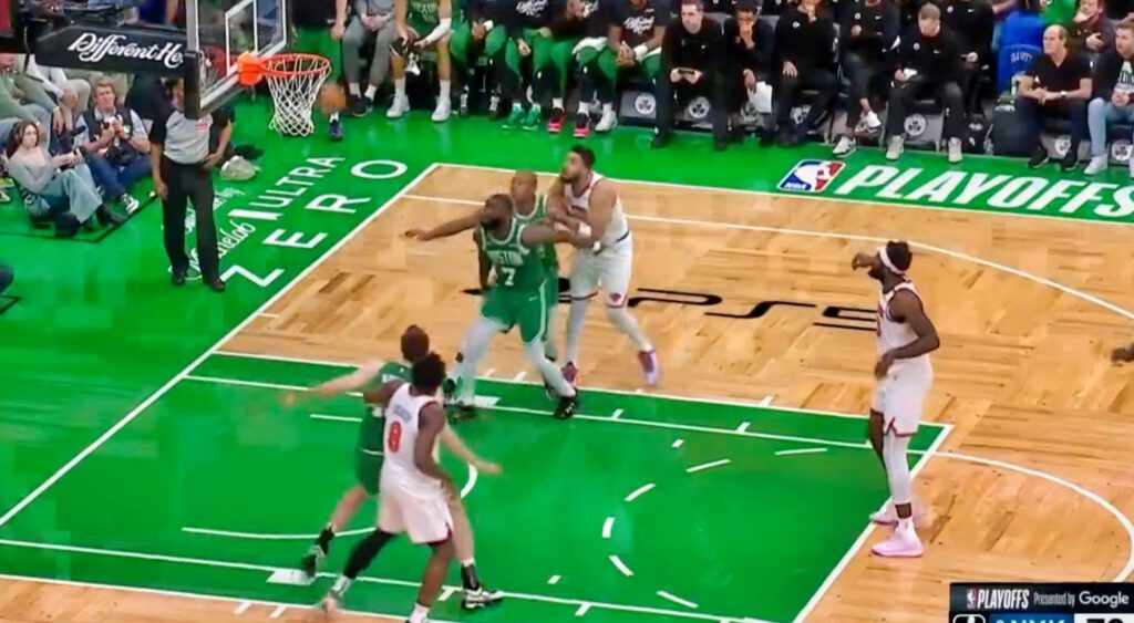 Mitchell Robinson airballing from the FT line