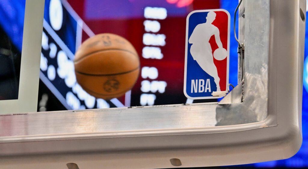 Recent reports indicate that NBC is set to use AI to resurrect the iconic announcer’s voice in future NBA broadcasts