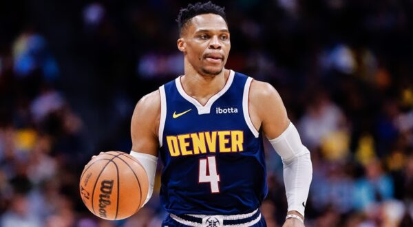 Russell Westbrook’s Intense Stare At Lakers Bench After Steal And Dunk
