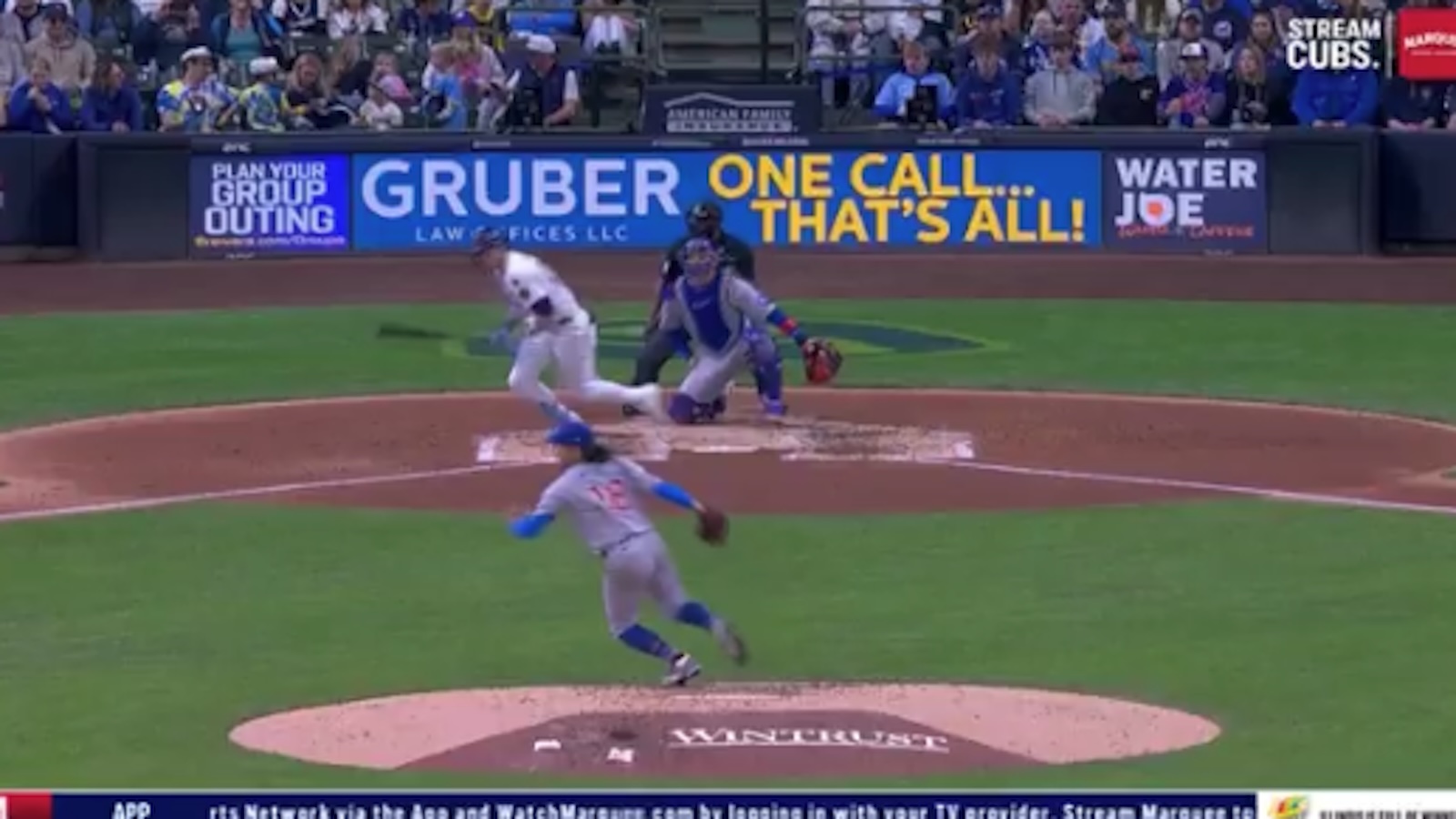 Shota Imanaga sprints to cover first base