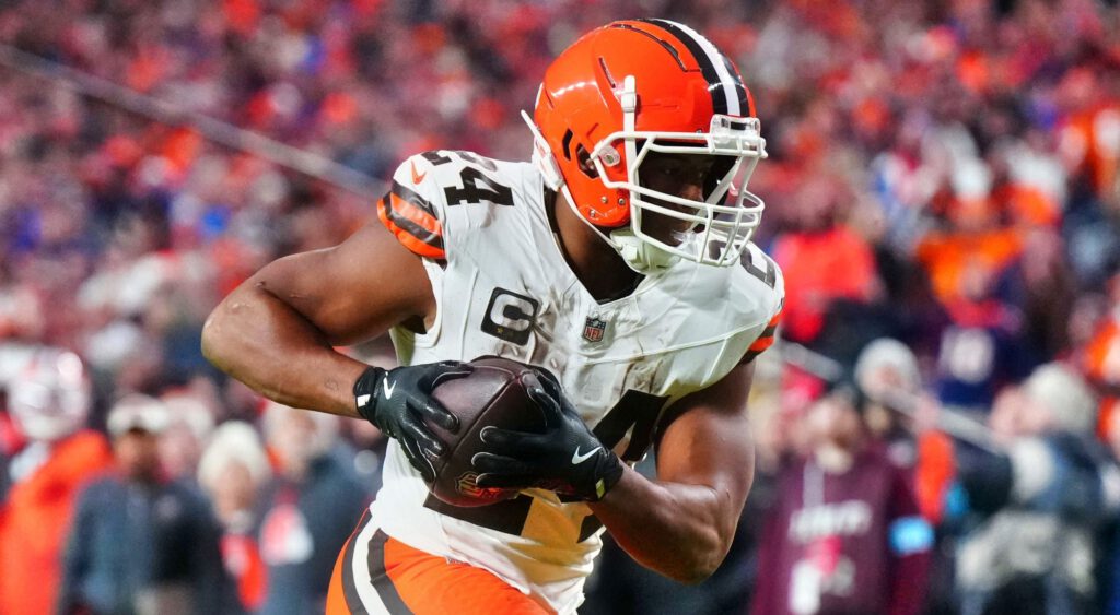 Nick Chubb running with football