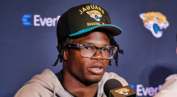 Travis Hunter in Jaguars cap
