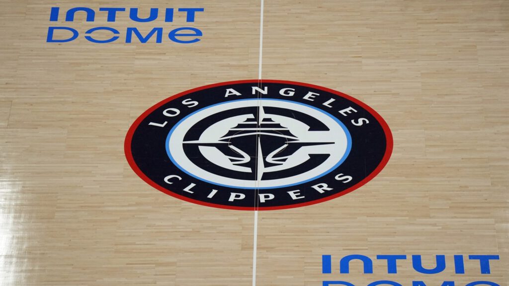 Clippers president blasts team for ’embarrassing’ performance