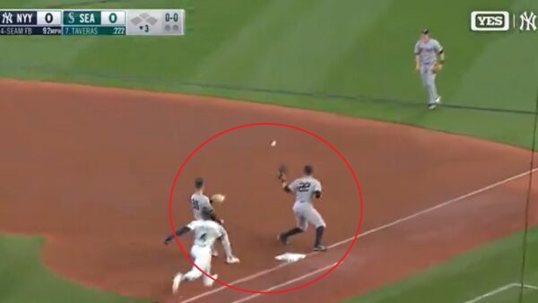 Fans stunned after Mariners OF given credit for hit on scoring change