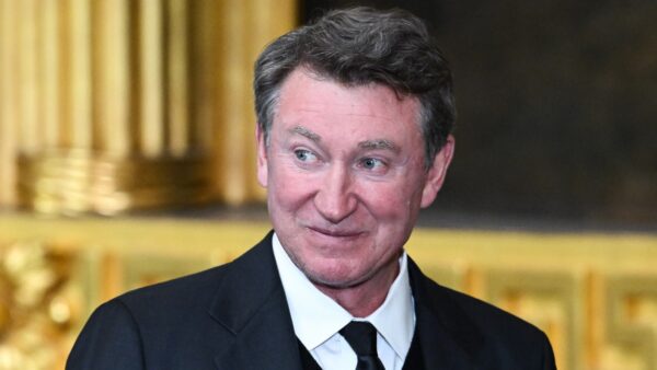 Wayne Gretzky made surprising move after Stars’ playoff win