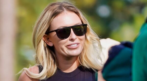 Paulina Gretzky on golf course