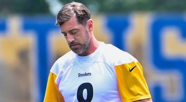 Aaron Rodgers at practice
