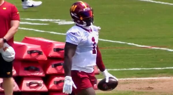 Deebo Samuel in practice.